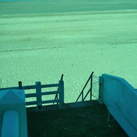 Les Pieds Dans L'eau *